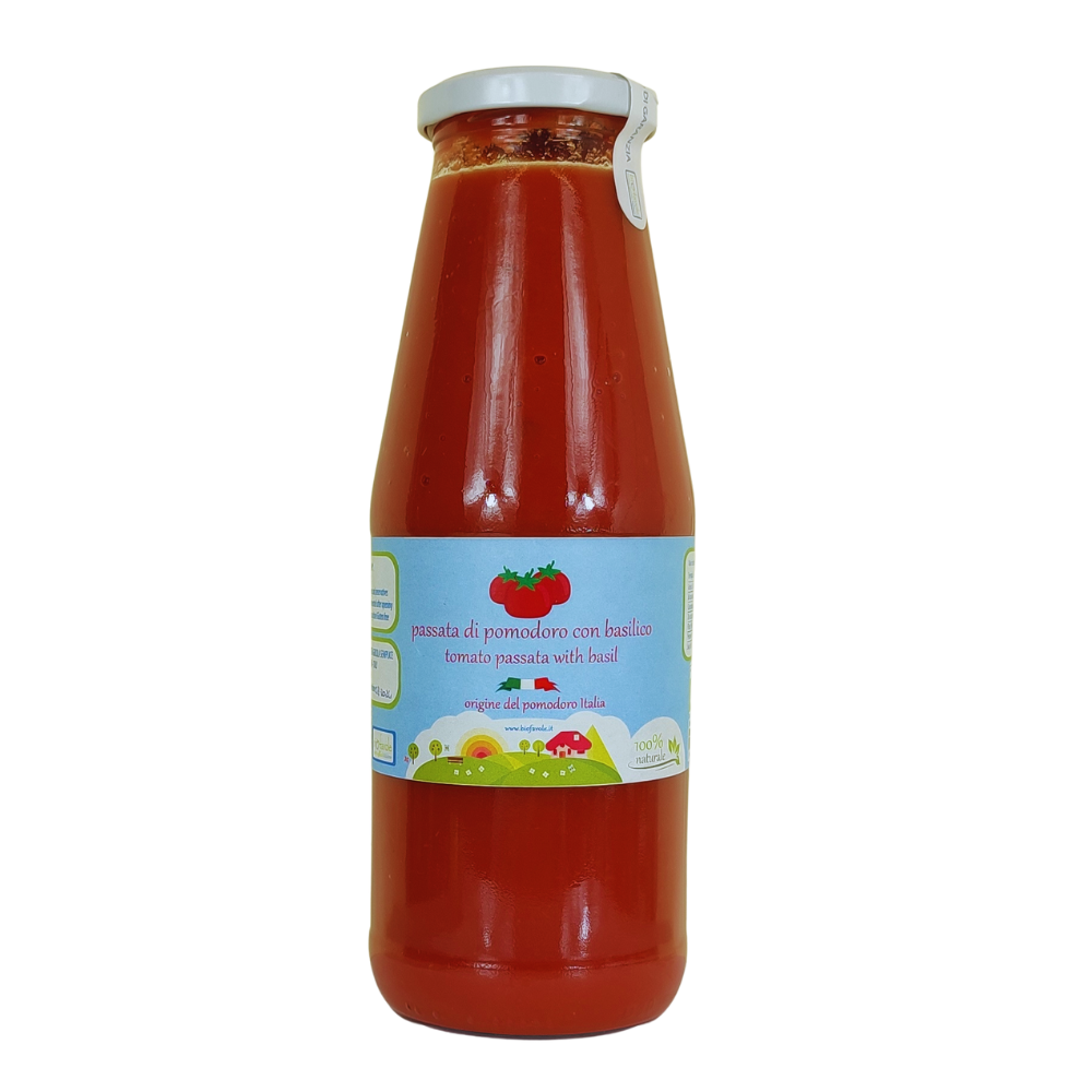 Tomato sauce with organic basil